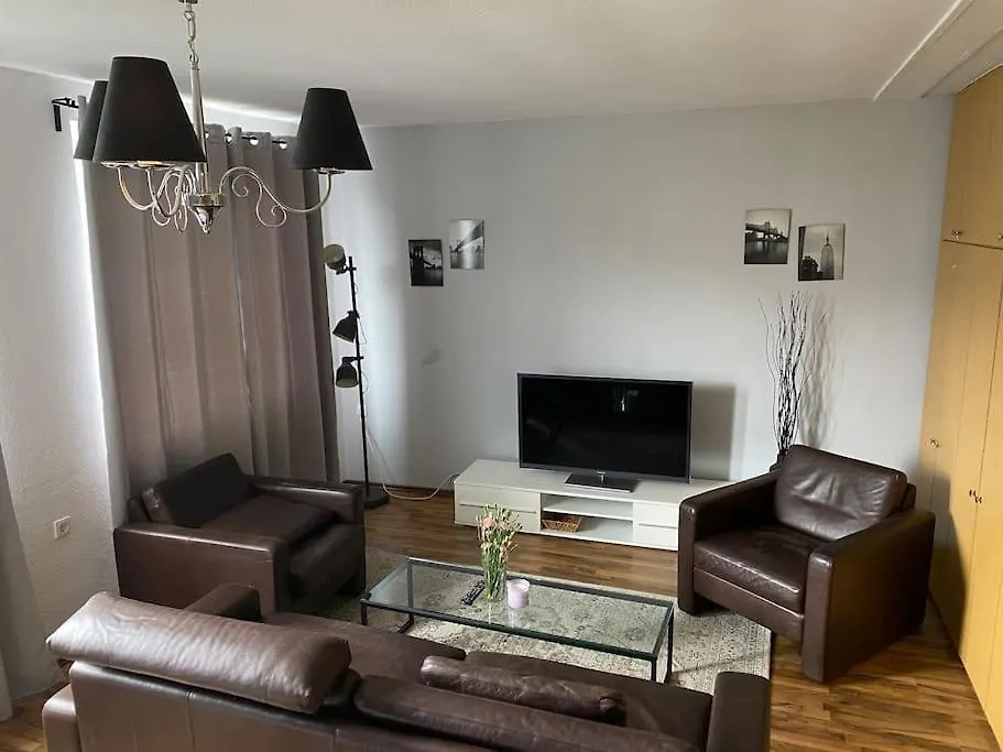 Apartment City Sued- 5 Zimmer_15 Personen _ Komplett_Eingerichtet Hamburg Germany